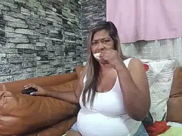 Stripchat Adult Webcams of Mammabear_4u