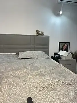 Stripchat Free Porn Cam of CurlyLara