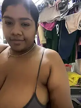Stripchat Live Sex Cam of paola091