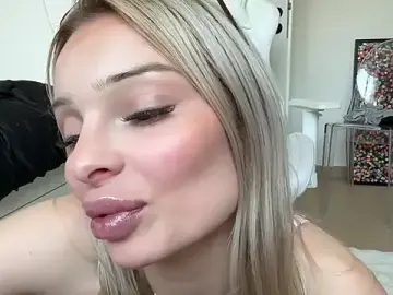 Stripchat Best live sex cam show of HannaXLove
