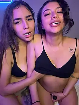 Stripchat Live Sex Cam of CocoaGigiMuse