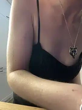 Stripchat Live Sex of MartiniiSelenna