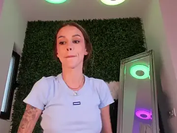 Stripchat Watch Live Sex Cams of realhotfallingdevil