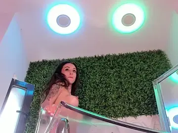 Stripchat Live Sex of realhotfallingdevil