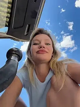 Stripchat Free Porn Cam of justmilaa