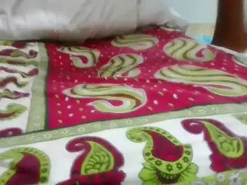 Stripchat Free Porn Cam of Petite_gal20