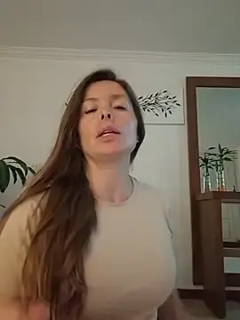 Stripchat Live Sex of karina_warthon