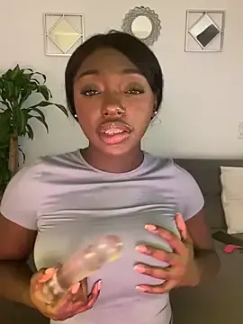 Stripchat Sex Cam of alissradiante1