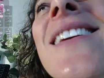Stripchat Sex Cam of Squirtmania