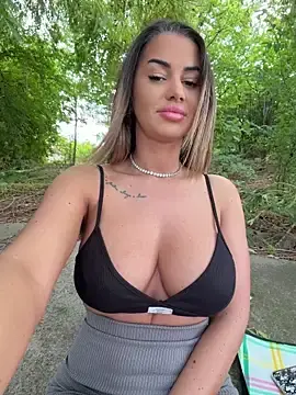 Stripchat Watch Live Sex Cams of KirstieVegas