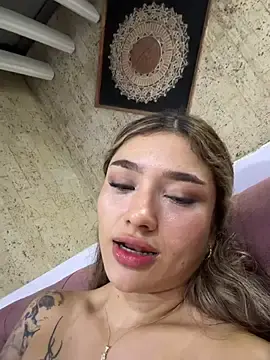 Stripchat Adult Webcam of Arianavillada