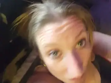 Stripchat Live Porn of lilyhornyhousewife