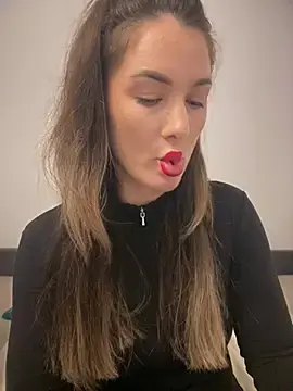 Stripchat Sex Chat of HotXMom_