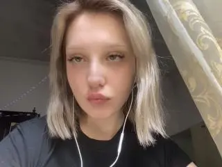 Xlovecam Watch Live Sex Cams of SashaSmithe