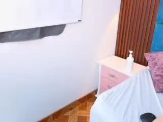 Xlovecam Sex Chat of JuneCute