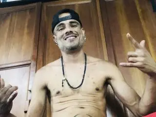 Xlovecam Live Sex of StrongAlan