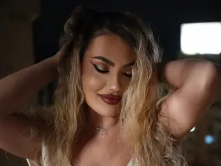 Xlovecam Free Live Porn of CelineHuddson