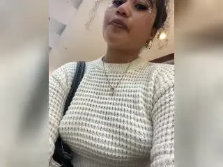 Xlovecam Best Webcam of SophieSonyas