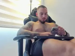 Xlovecam Watch Live Sex Cams of FrankJones