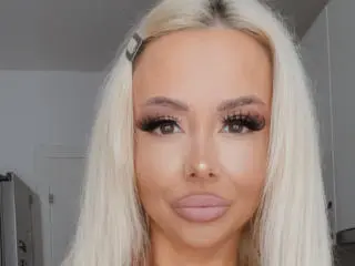 Xlovecam Free Porn Cam of MoniqueBliss