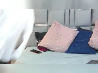 Xlovecam Sex Cam of CristinaWillis