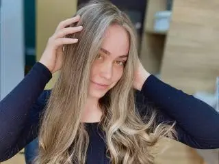 Xlovecam Watch Live Sex Cams of MelanieCutes