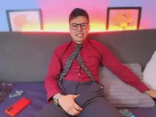Xlovecam Adult Video Chat of AquilesTaylor