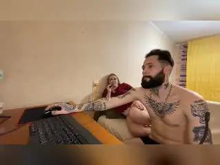 Xlovecam Sex Cam of MikeAndAnna