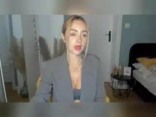 Xlovecam Sex Cam of CoralieFlower