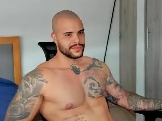 Xlovecam Sex Cam of MedellynDark
