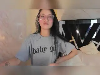 Xlovecam Watch Live Sex Cams of SophieDelaney