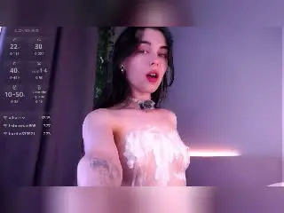 Xlovecam Free Porn Cam of YolondaWalzier