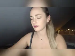 Xlovecam Nude Webcam of ScarlettLips